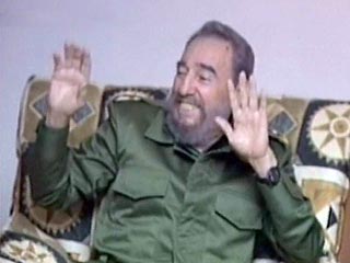 Кубинский лидер Фидель Кастро "встает с постели и самостоятельно ходит" по комнате, где он находится на реабилитации после перенесенной операции на желудочно-кишечном тракте. Об этом сообщает сегодня газета "Гранма", орган ЦК Компартии Кубы