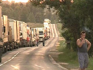 На латвийско-российской границе скопилось 800 грузовиков: здесь въезжать выгоднее, чем через Белоруссию