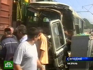 В Назрани столкнулись поезд и пассажирский автобус: 14 пострадавших