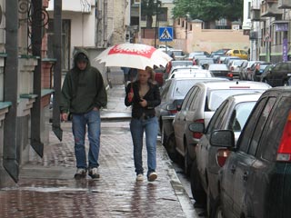 Синоптики советуют жителям Москвы и Подмосковья брать на прогулку зонты 