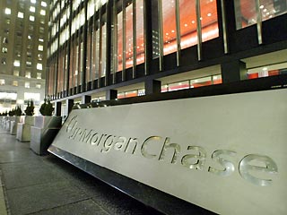 Бывший сотрудник третьего по величине банка США J.P.Morgan Chase & Co. признан виновным в хищении более 100 млн долларов