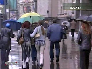 Ветрено и дождливо будет в среду в столичном регионе. Такой прогноз предоставили в Росгидромете. "В течение суток в Москве и Подмосковье ожидается облачная погода с прояснениями, временами пройдет дождь, возможна гроза", - отметили синоптики