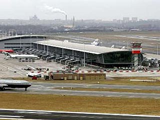 Администрация международного аэропорта Брюсселя Zaventem совместно с одной из ведущих авиакомпаний Бельгии и университетом города Гент с сентября текущего года организует двухдневные сеансы по лечению авиафобии