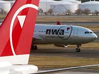 В Нидерландах два истребителя-перехватчика F-16 вынудили самолет американской авиакомпании Northwest Airlines