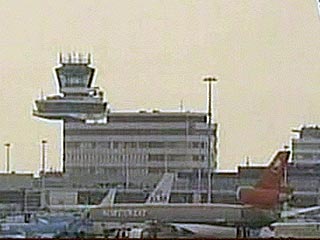 В Голландии допрашивают 12 авиапассажиров, из-за которых самолет совершил экстренную посадку