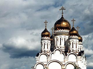 Православные верующие в Тольятти протестуют против съезда иеговистов