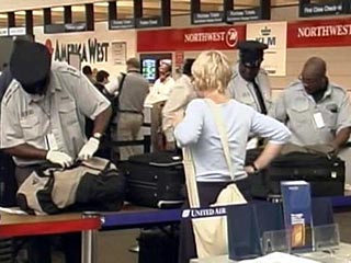 Дни ручной клади в самолетах сочтены, однако сдавать все чемоданы и сумки в багаж рискованно 