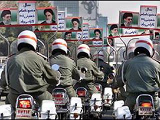 В Тегеране полиция проводит масштабную операцию по борьбе с нарушителями моральных норм ислама