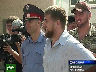 В Гудермесе 49 участников незаконных вооруженных формирований явились с повинной под личные гарантии главы правительства Чечни Рамзана Кадырова