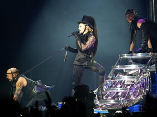На концерт американской певицы Мадонны в Москве будет выпущено 52 тыс. билетов. Об этом сообщил журналистам во вторник директор ФГУП "Кремль" Владимир Киселев