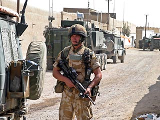 Понедельник, 4 сентября - третий день проводимой в афганском уезде Панджваи операции "Медуза". Это одна из самых крупных боевых операций с момента окончания войны в Афганистане пять лет назад