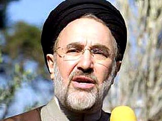 Своей внешней политикой Вашингтон подталкивают мусульманский мир на путь терроризма, заявил в интервью CNN бывший президент Ирана Мохаммад Хатами, прибывший на две недели в США