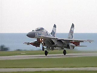 Истребитель Су-30 повторяет беспосадочный полет легендарного Чкалова на 12,5 тысяч км