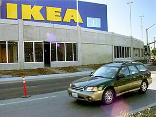 Менеджеров IKEA обвиняют в получении миллионных взяток