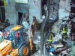 Четверо погибших, в том числе семилетний ребенок, извлечены из-под руин дома, обрушившегося в результате взрыва бытового газа в понедельник вечером в крупнейшем городе северной Италии Милане