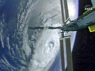 До двух баллов по пятибалльной шкале Саффира-Симпсона увеличилась мощность урагана "Гордон" в Атлантическом океане
