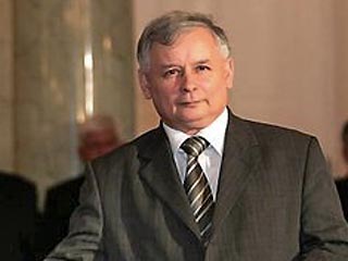 Премьер-министр Ярослав Качиньский решил отправить в отставку своего заместителя, лидера входящей в правящую коалицию партии "Самооборона" Анджея Леппера и сформировать новую коалицию