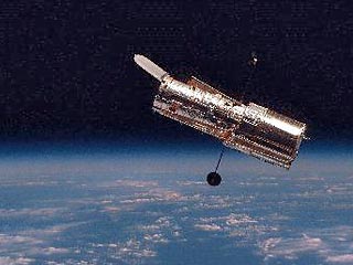 Важное открытие позволил сделать ученым орбитальный телескоп "Хаббл". С его помощью удалось обнаружить более 500 галактик, сформировавшихся менее чем через 1 млрд лет после Большого взрыва