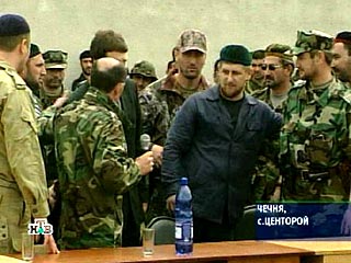 Один из телохранителей бывшего президента республики Ахмада Кадырова - Мовлади Байсаров, который с подачи премьер-министра Чечни Рамзана Кадырова объявлен в розыск, обвинил главу чеченского правительства в узурпации власти