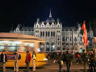 Венгерская оппозиция начинает в Будапеште акции неповиновения