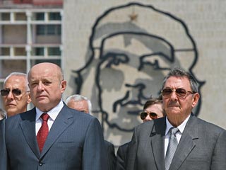 Россия списывает Кубе все долги, чтобы продать ей еще немного денег