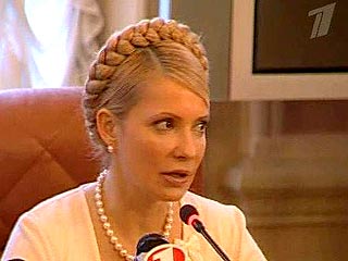 Ушедшая в оппозицию, "оранжевая леди" Юлия Тимошенко обвинила правительство и президента Украины в сговоре с Россией, и "политическом обмане" избирателей