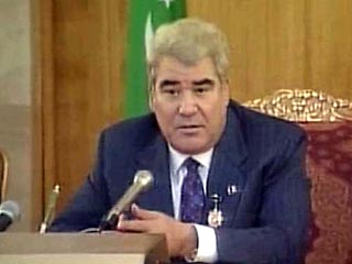 Здоровье президента Туркмении 66-летнего Сапармурата Ниязова пошатнулось