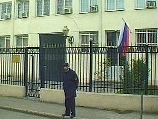Посольство России в Грузии сообщило о том, что российские граждане, временно находящиеся в Грузии, могут обратиться в посольство России в Тбилиси для решения вопроса об их возвращении на родину