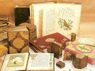 Находка, состоящая из 25 старинных томов, включает месяцесловы, Евангелие, каноны главных церковных праздников, выписки из сочинения святителя Дмитрия Ростовского
