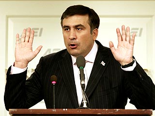 Саакашвили с изумлением смотрит на отношение России к Грузии
