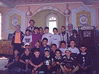 Общество российско-чеченской дружбы (ОРЧД), которое было создано в 2000 году, находится в Нижнем Новгороде и имеет отделения в Назрани и Грозном
