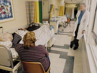 Задержанных в Израиле врачей подозревают в проведении опытов над тысячами беспомощных стариков