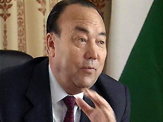 Президент Башкирии Муртаза Рахимов принял отставку правительства республики и возложил исполнение обязанностей членов кабинета на действовавший ранее состав