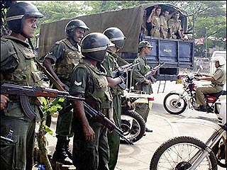 В Шри-Ланке в результате боев правительственных сил с сепаратистами около 85 человек убиты, 400 ранены