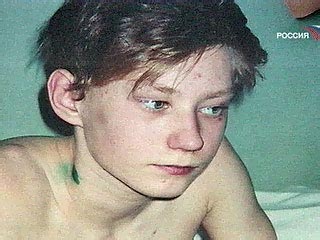 Родители 12-летнего московского школьника Никиты Гладышева, незаконно задержанного и избитого милиционерами, в четверг в ходе заседания Басманного суда подали иск к обвиняемым по этому делу на сумму 205 тысяч рублей