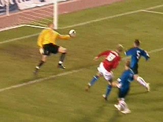 Эстонские футболисты утверждают, что Погребняк забил гол из положения "вне игры"
