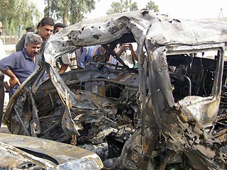 Две начиненные взрывчаткой машины подорваны в Багдаде: более 20 погибших