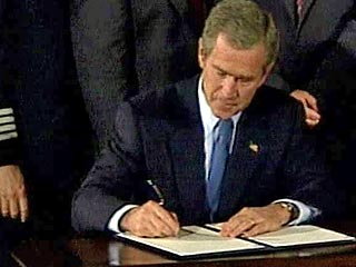 Джордж Буш подписал директиву, в которой США дано право лишать доступа в космос любую страну, "враждебную американским интересам"