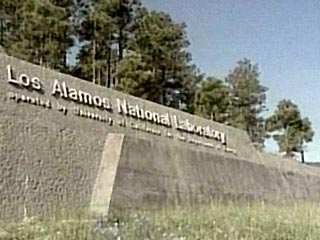 В США агенты ФБР провели обыск в доме женщины-ученого, которая работает в ядерной лаборатории в Лос-Аламосе