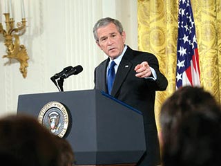 Президент США Джордж Буш не удовлетворен положением дел в Ираке. При этом Буш отметил, что успех американской политики в Ираке важен для победы в войне против терроризма