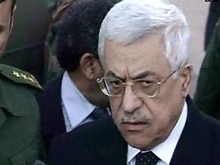 Исламское движение "Хамас" получило сообщение о том, что глава Палестинской автономии Махмуд Аббас и его партия "Фатх" планируют на субботу переворот против правительства "Хамаса"