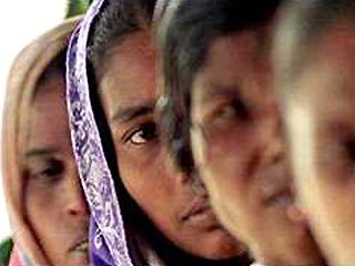 В Индии принят закон, запрещающий насиловать жен