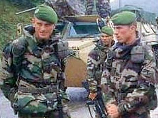 Франция заманивает солдат в Иностранный Легион, обещая им гражданство