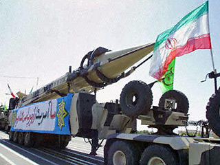 В маневрах впервые будут применены баллистические ракеты "Шахаб-3". Учения пройдут в несколько этапов до 12 ноября в 14 провинциях Ирана