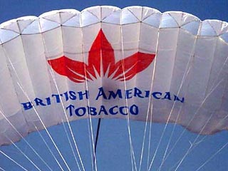 Миноритарный акционер московской табачной фабрики "БАТ-Ява", 97,7% акций которой принадлежат американской корпорации British American Tobacco (ВАТ), утверждает, что владельцы продавали сигареты с "БАТ-Ява" собственной компании по заниженным ценам