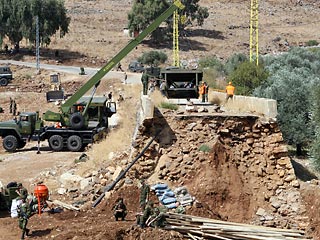 Военнослужащим предстоит восстановить в Ливане шесть мостов протяженностью около 400 погонных метров и грузоподъемностью до 60 тонн. Военные планируют завершить эту работу за два-три месяца