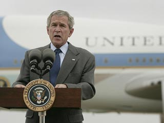 Президент США Джордж Буш заявил, что смертный приговор Саддаму Хусейну является "главным достижением" Ирака. Он выступил со специальным заявлением по этому поводу в штате Техас перед началом завершающего раунда поездки по стране в преддверии выборов 