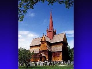 Церковь Норвегии сохраняет за собой официальный государственный статус. Формально к ней принадлежат 85% норвежцев