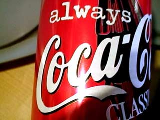 Российской гражданке впервые в истории удалось выиграть суд у Coca-Cola - крупнейшей в мире компании, занимающейся газированными напитками
