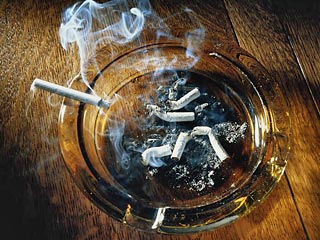 Во Франции правительственным декретом с 1 января 2007 года вводится повсеместный запрет на курение в общественных местах с отсрочкой на год для кафе, ресторанов и дискотек